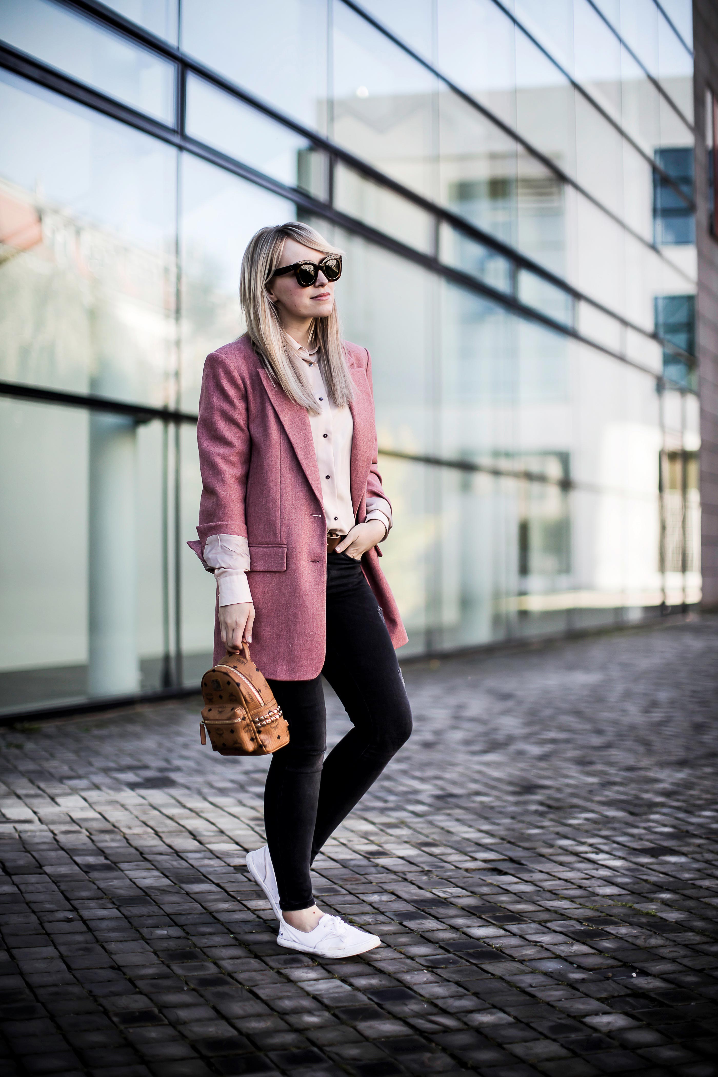 blazer zara rose mcm rucksack stil auf Instagram