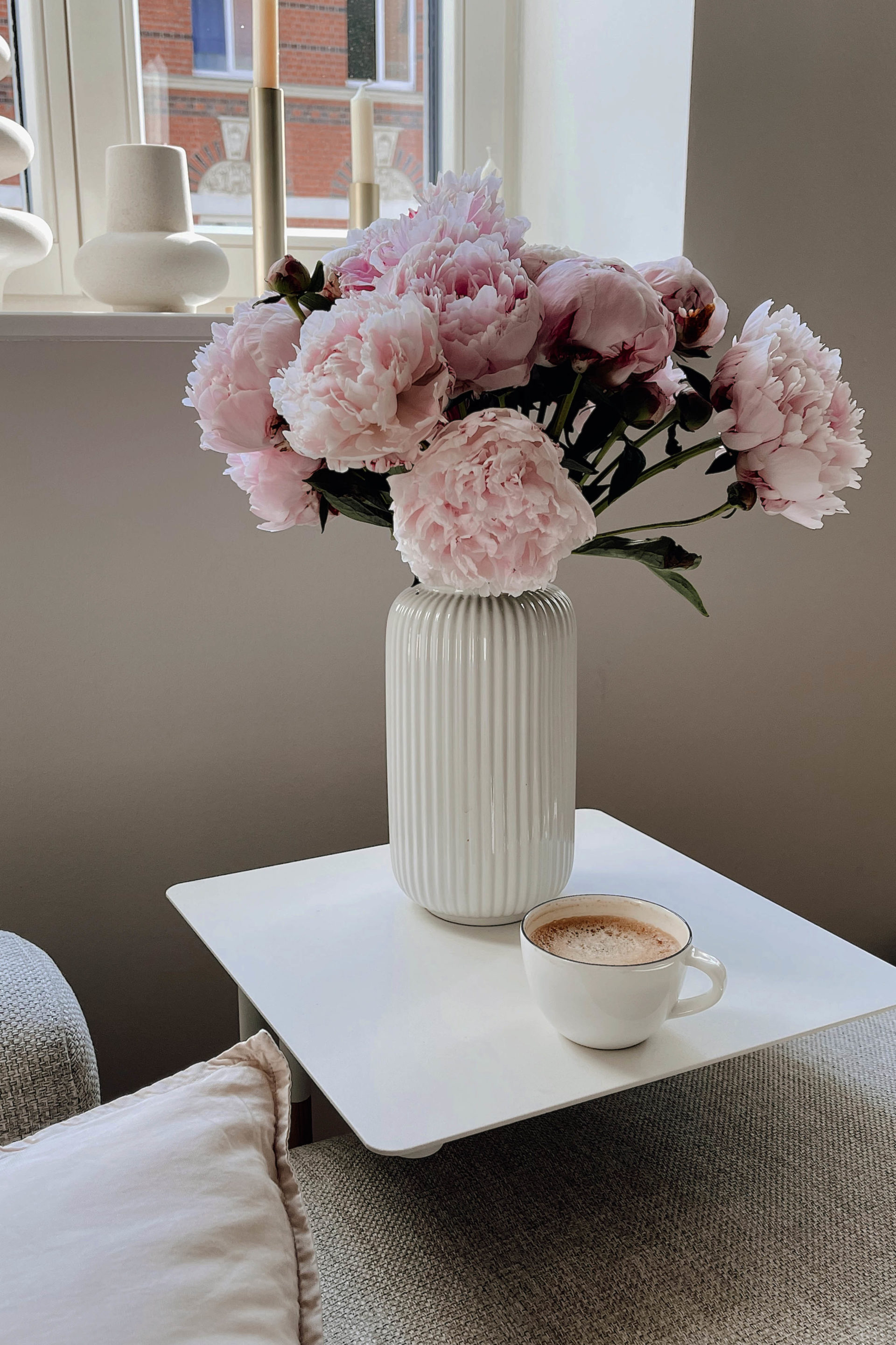 Pfingstrosen in der Vase richtig einkaufen und pflegen.