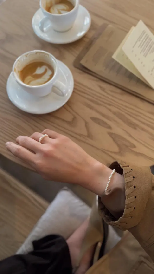 Life’s too short for bad coffee ☕️
Eure passionierte Café Testerin. 
Verlinkt eure liebsten Spots – egal ob wo! 

Café: @tan 

#cafe #coffeedaily #caféliebe #kaffeeliebe #cafétipps #coffeelover