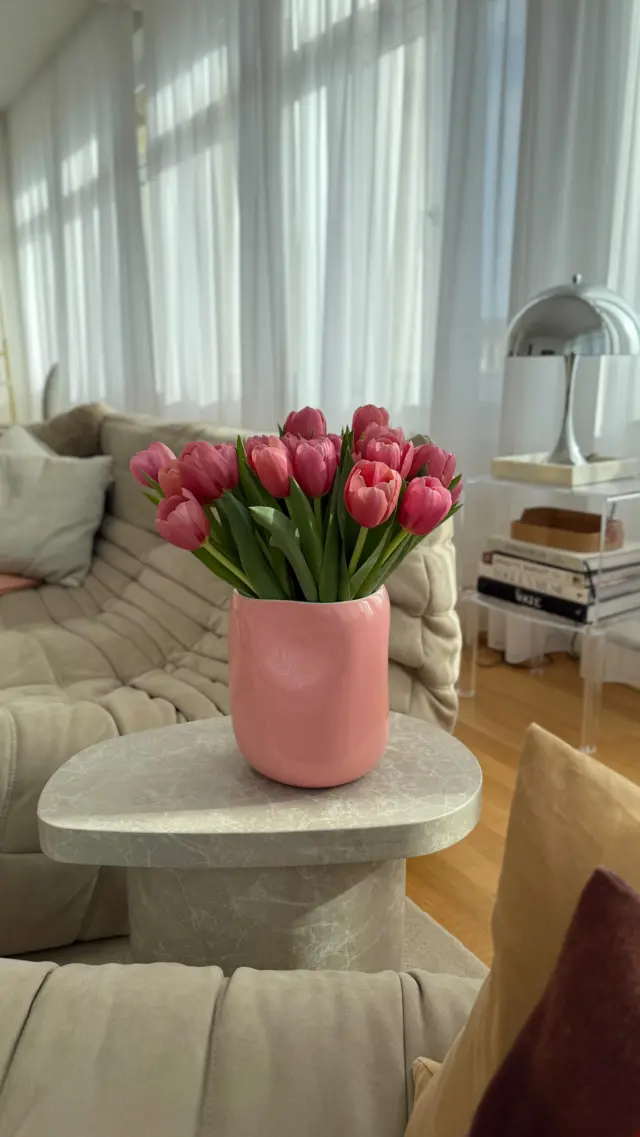 A little change, but a big impact.
Manchmal braucht es nur ein kleines Detail, um den ganzen Raum zu verändern.
Ich liebe das neue Gefühl – und ihr?

Absolut perfekte Handwerksarbeit: @deco_wollner 

#interiordecor #decohome #solebenwir #fyp
